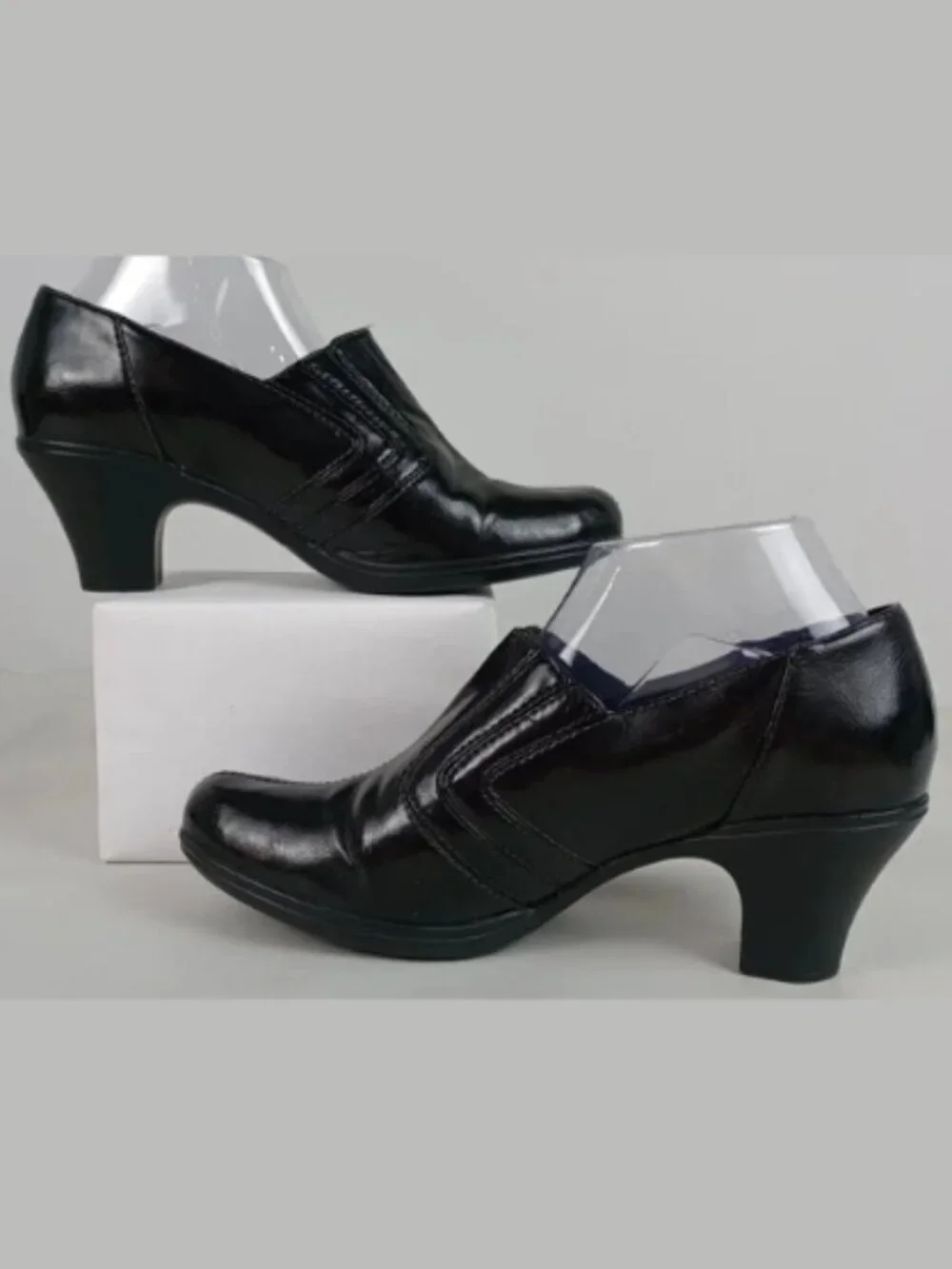 Clarks Womens 8M‎ Black Patent Shootie Slip On Mid Block Heel Shoes